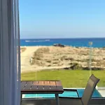 Villa Aqua Beachfront - 2 *