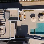 Aqua Beachfront - 2 Villa