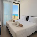 Villa Aqua Beachfront - 2