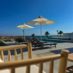 Aqua Beachfront - 2 Villa *