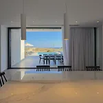 Aqua Beachfront - 2 Villa *