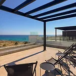 Villa Aqua Beachfront - 2 *