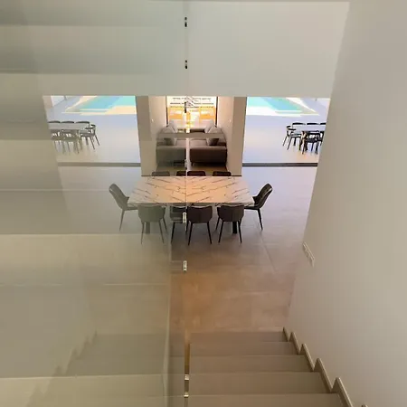 Villa Aqua Beachfront - 2 *