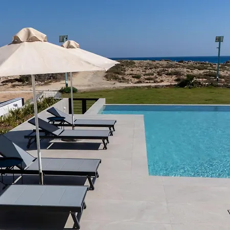 Villa Aqua Beachfront - 2 *