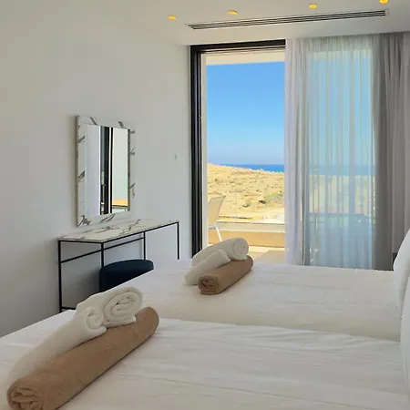 Aqua Beachfront - 2 *