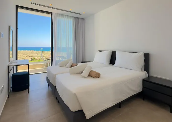 Aqua Beachfront - 2 *