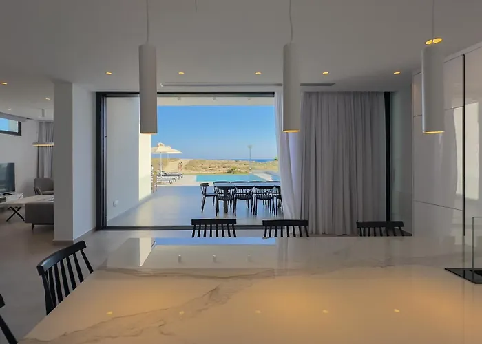 Aqua Beachfront - 2 ヴィラ *