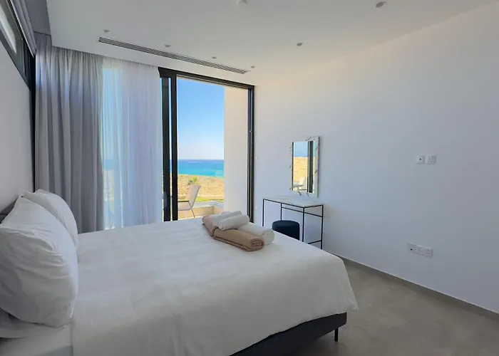 Aqua Beachfront - 2 Willa *