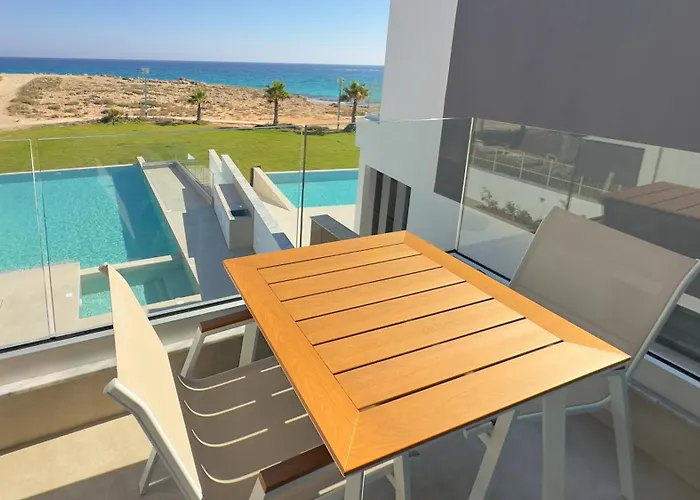 Aqua Beachfront - 2 ヴィラ *