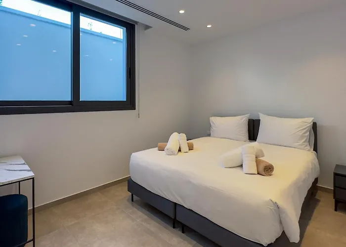 Aqua Beachfront - 2 ヴィラ アヤナパ