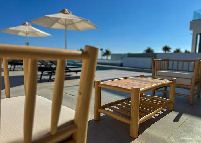 Aqua Beachfront - 2 Willa Ajia Napa