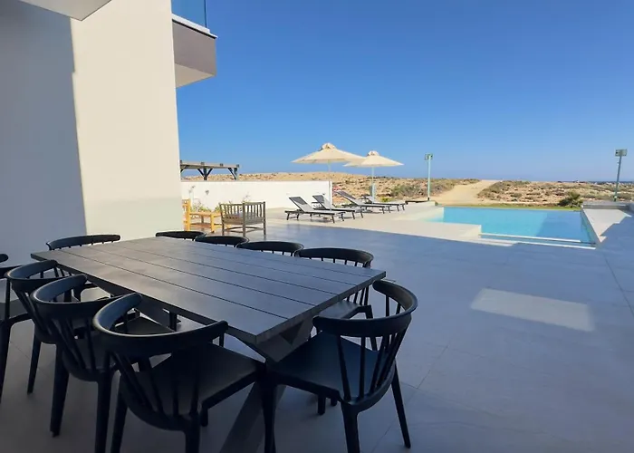 Aqua Beachfront - 2 Willa Ajia Napa