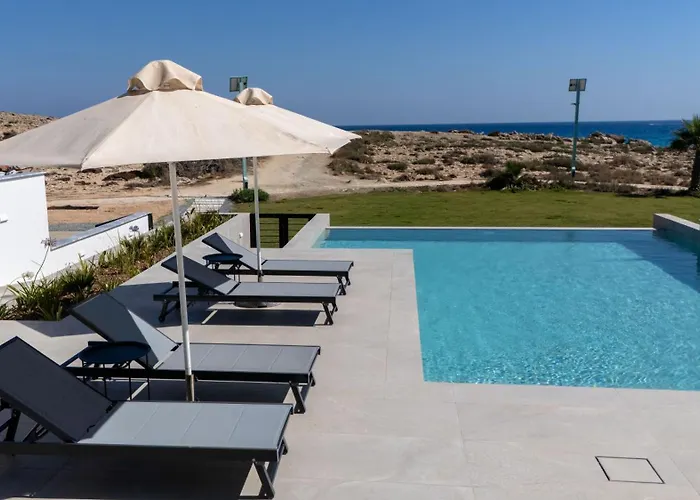 Willa Aqua Beachfront - 2 *