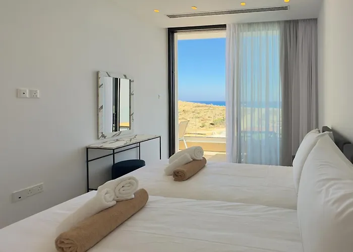 Aqua Beachfront - 2 *