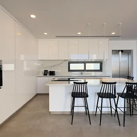 Aqua Beachfront - 2 Villa