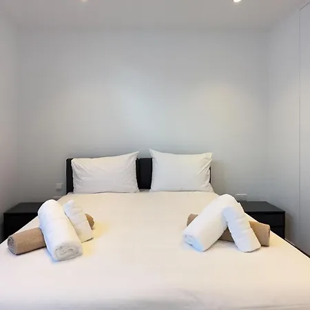 Aqua Beachfront - 2 Villa