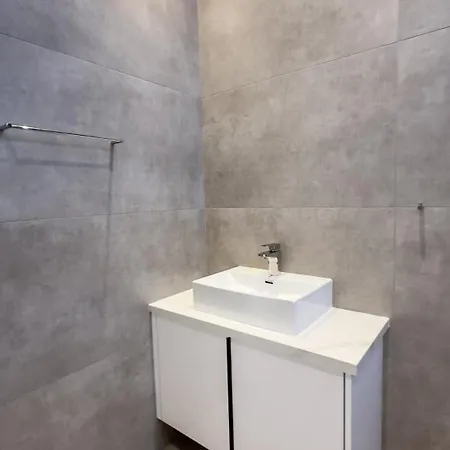 Aqua Beachfront - 2 Villa