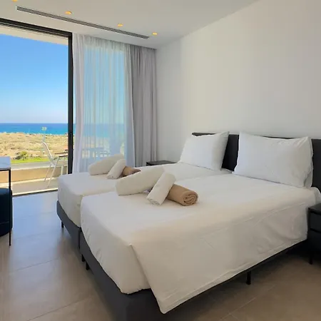 Aqua Beachfront - 2 *