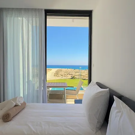 Villa Aqua Beachfront - 2 *