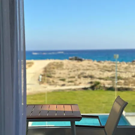 Villa Aqua Beachfront - 2 *