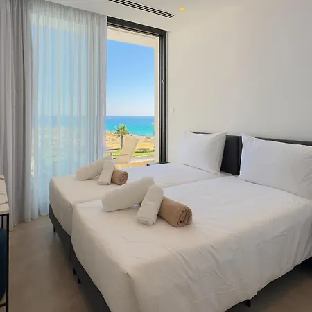 Villa Aqua Beachfront - 2