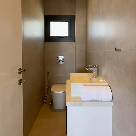 Villa Aqua Beachfront - 2 *