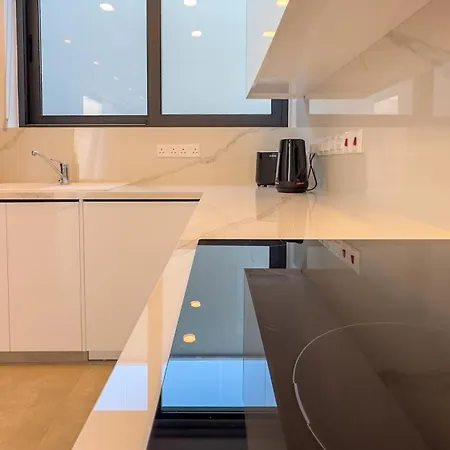 Aqua Beachfront - 2 Villa *