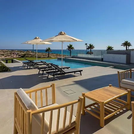 Aqua Beachfront - 2 *