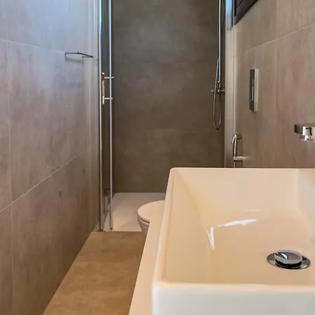 Aqua Beachfront - 2 Villa *